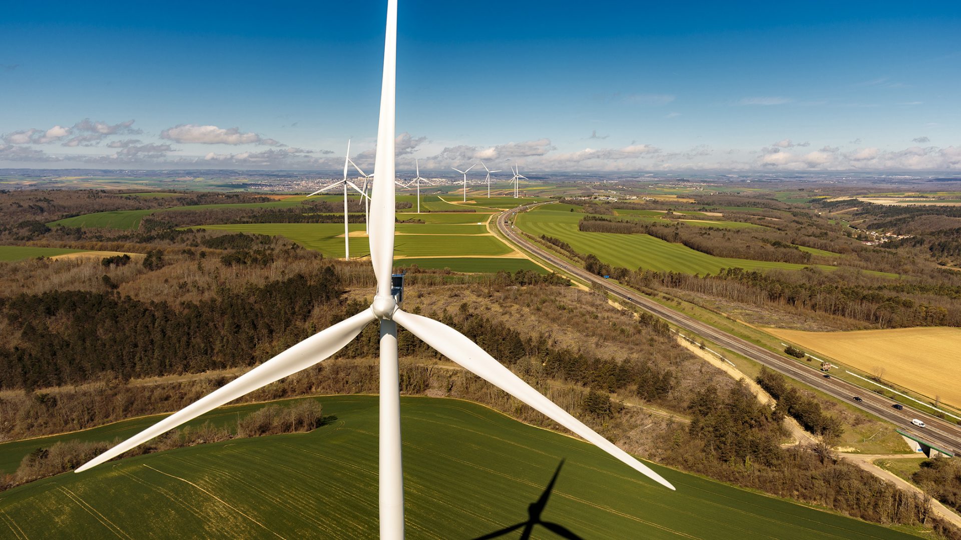 Qu’est-ce que le facteur de charge selon la source de production d’électricité ?
